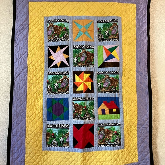 Quilt handmade Reversible blanket for baby or Wall Hanging in the Nursery - Picture 2 of 8